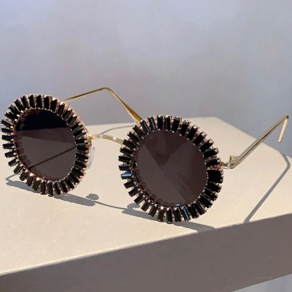 Round Frame Retro Sunglasses With Rhinestone Decoration